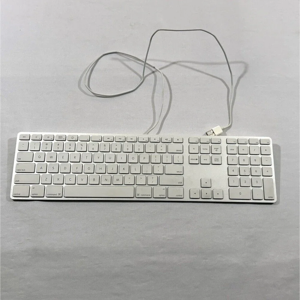 Apple Slim USB Wired Keyboard A1243 MB110LL/A Aluminum Standard Full Size